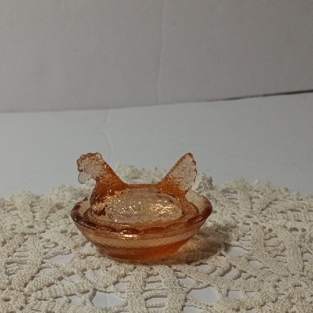 Mini Hen On Nest Salt Cellar In A Beautiful Peachy Amber Color